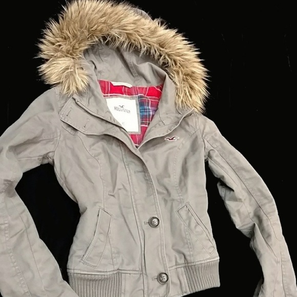 Hollister Jackets & Blazers - Hollister bomber jacket